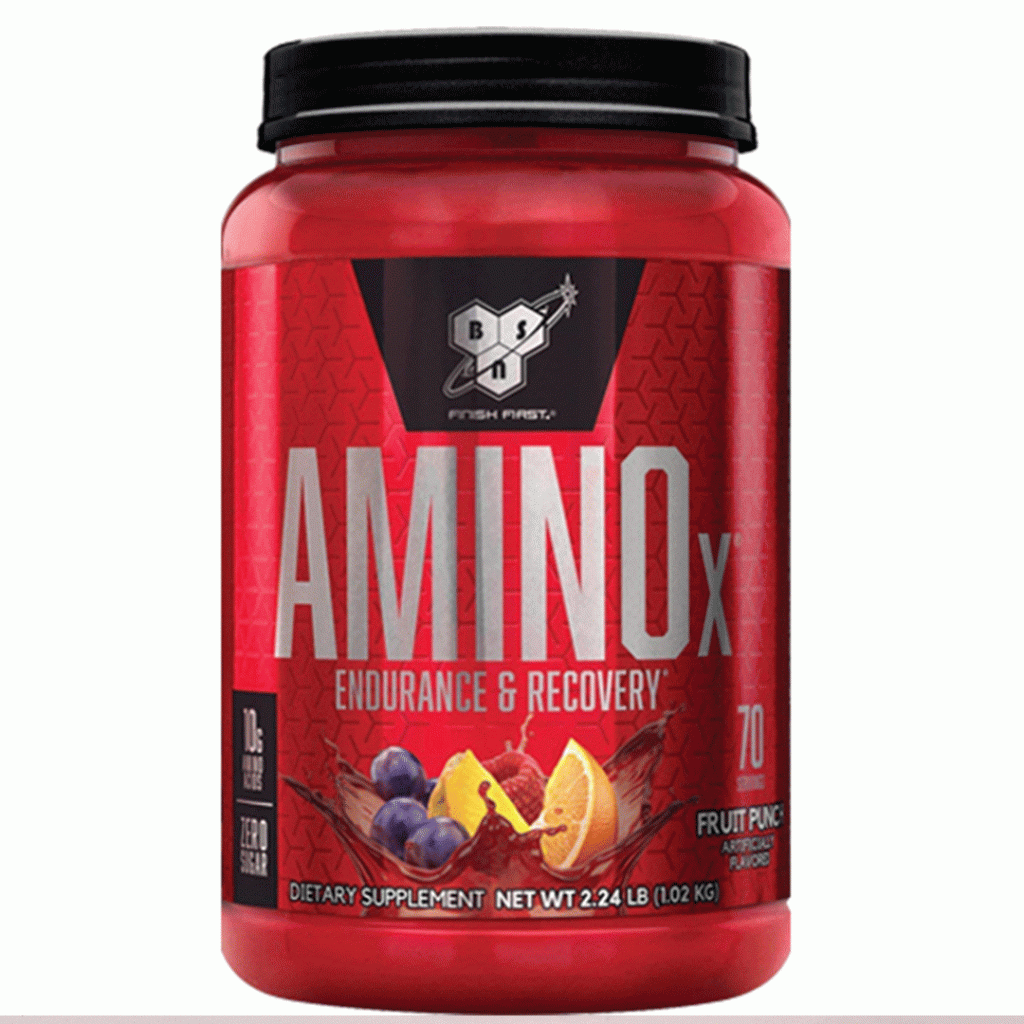 بسته‌بندی محصول آمینو ایکس بی‌اس‌ان (Amino X BSN) با طراحی قرمز و ذکر ویژگی‌های اصلی شامل استقامت و ریکاوری